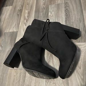 Black BOOTIES
